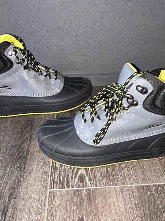 C9 by Champion Other - CHAMPION C9 YOUTH BOYS SIZE 5 DUCK BOOTS SHOES BLACK GRAY GREEN RN 91218